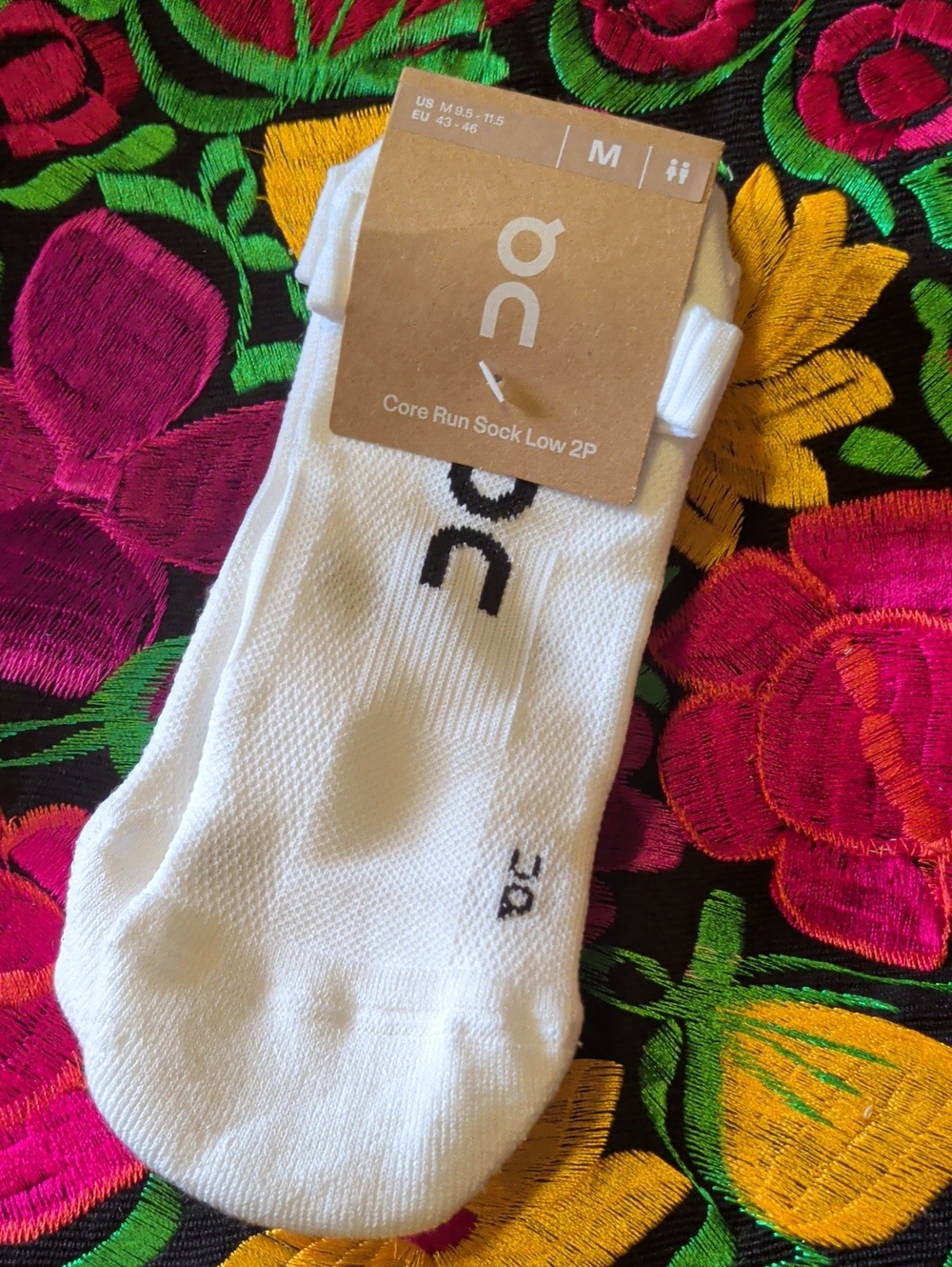 On Running White Low-Cut Athletic Socks - 2 Pack